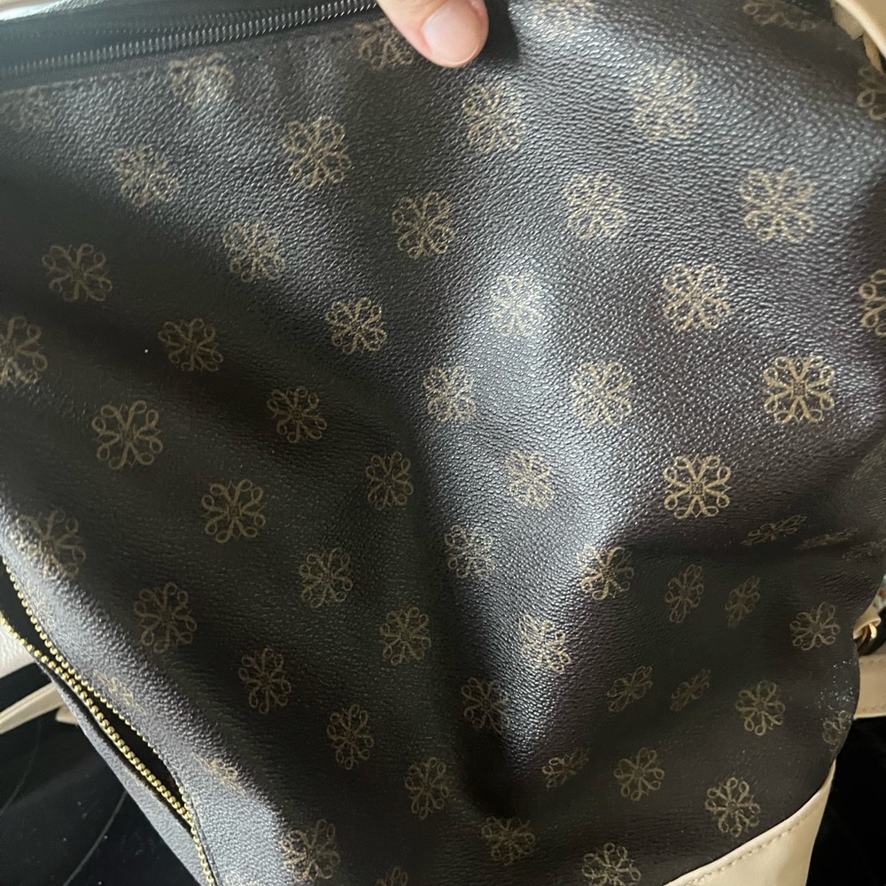 Great bag, euc condition, barely used.